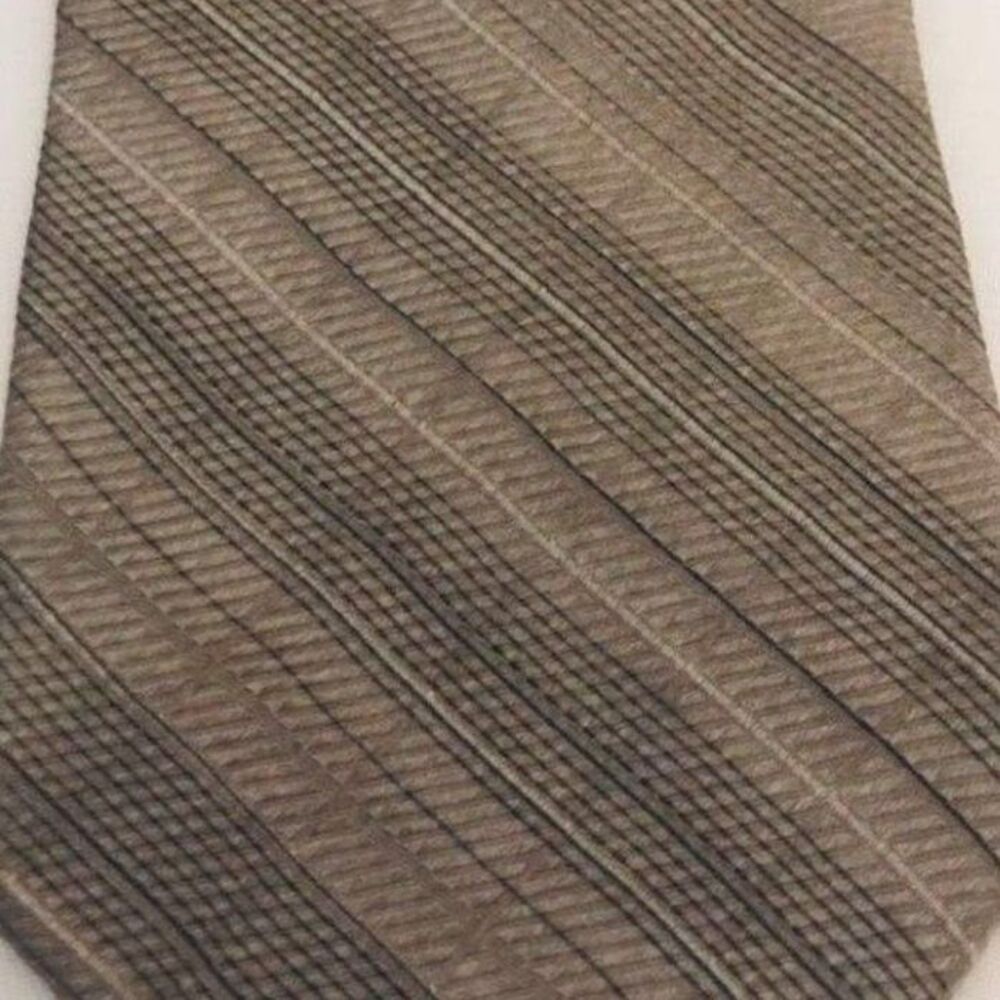 #1648 VTG JONES NEW YORK KHAKI LINES NECKTIE 57 IN X 3.75 IN MADE IN U.S.A.